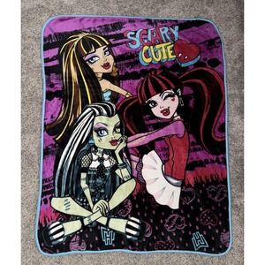 Monster High Mattel Drac, Frankie, Cleo Scary Cute Fleece Blanket‎